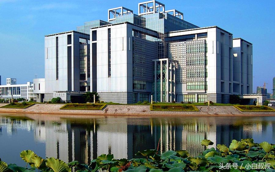 安徽师范大学校区（这所师范大学被誉为）