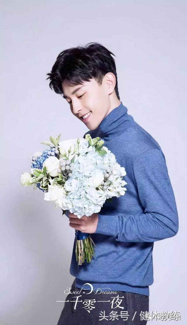 邓伦资料个人资料，邓伦资料个人资料结婚了（会勾魂的单眼皮萌帅小哥哥—邓伦揭秘邓伦强大背景及五段恋情介绍）