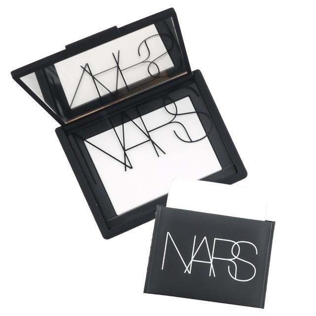 补妆用气垫还是粉饼，粉饼过期了可以用吗（夏日补妆应该用气垫BB还是粉饼）