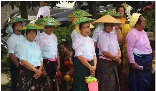 傣族的特点，云南十多个地方傣族照片收集（傣族的特点和风俗图片）