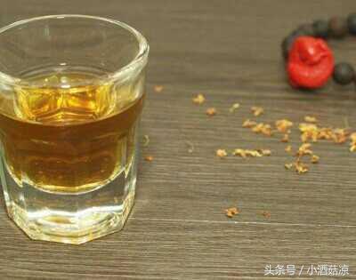 桂花泡酒的制作方法，桂花泡酒的制作方法及用量（干桂花酒酿造方法步骤—花酒特色酒酿造技术）