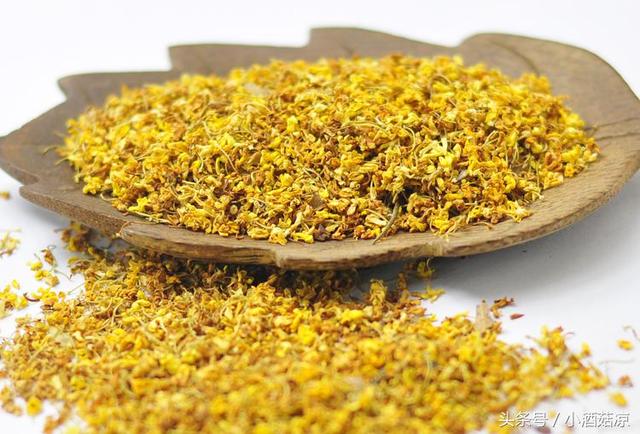 桂花泡酒的制作方法，桂花泡酒的制作方法及用量（干桂花酒酿造方法步骤—花酒特色酒酿造技术）