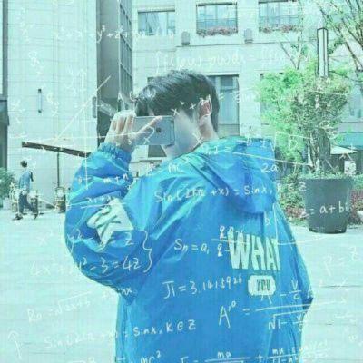 伤感的头像男生 绝望，男生带字的伤感QQ头像微信（男生背影带字伤感非主流头像精选）