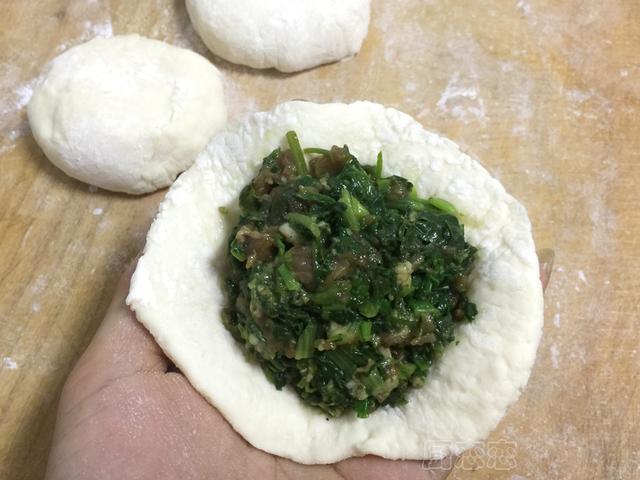 烙馅饼的面怎么和，烙馅饼的面怎么和吃起来柔软（烙好了放一天都是软的）