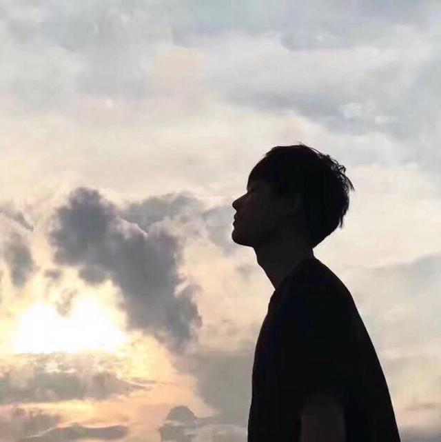 男生头像图片帅气，男生头像 帅气（阳光帅气耍酷男生微信qq头像）