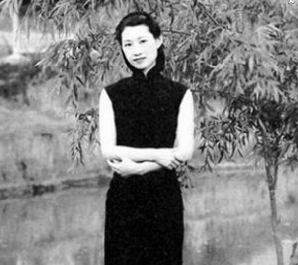 张学良几个老婆，张学良的一生有几个老婆和谁（赵四小姐和他相伴72年）