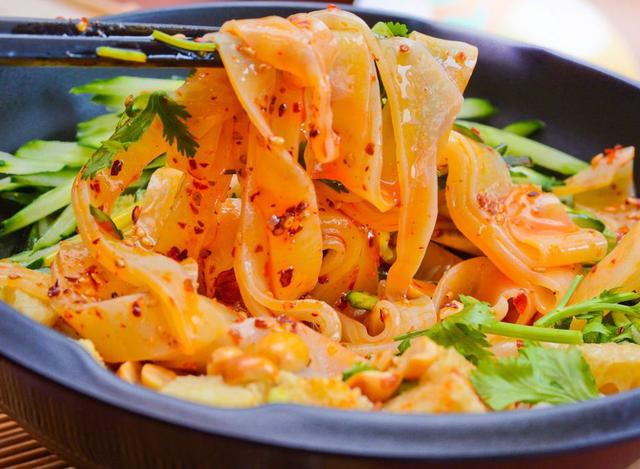 最好吃的秘制凉面做法，凉皮、凉面的秘制配方分享