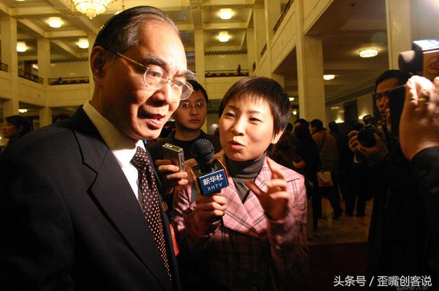 中国著名经济学家，中国十大经济学家（中国十大知名经济学家）