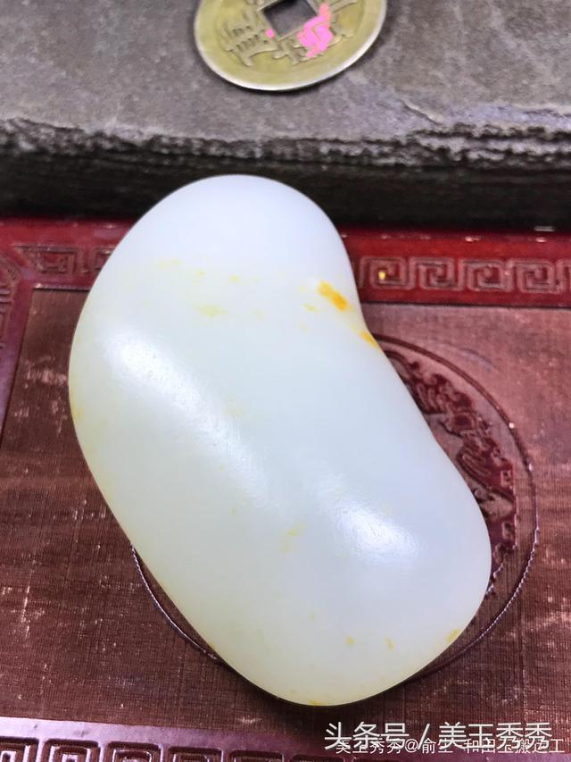 和田玉籽料的功效与作用，和田玉籽料有什么用（玩和田玉籽料不仅能玩出花样）