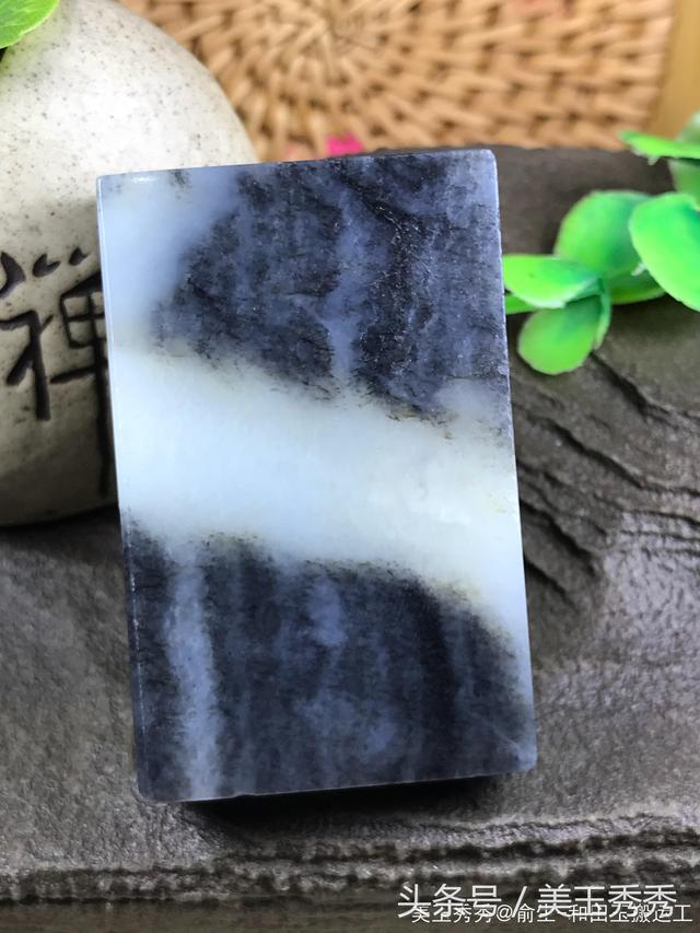 和田玉籽料的功效与作用，和田玉籽料有什么用（玩和田玉籽料不仅能玩出花样）