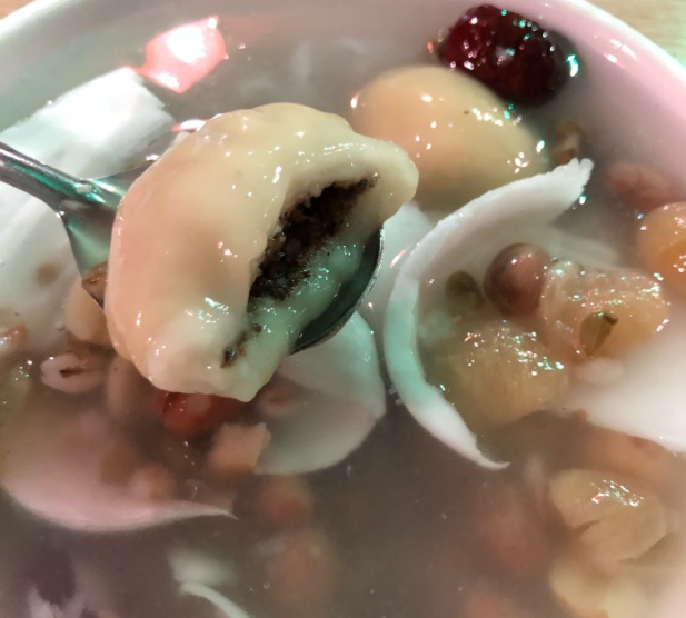 椰奶清补凉的做法，清补凉椰奶怎么做（海口最有街味的6家清补凉）