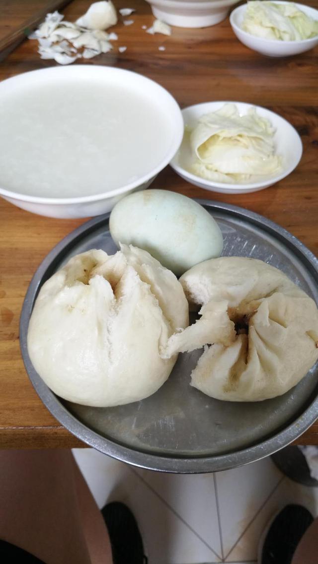 哈麻批是什么意思，长沙话哈麻批是什么意思（流浪第二天，胖二姐骂我哈麻批）