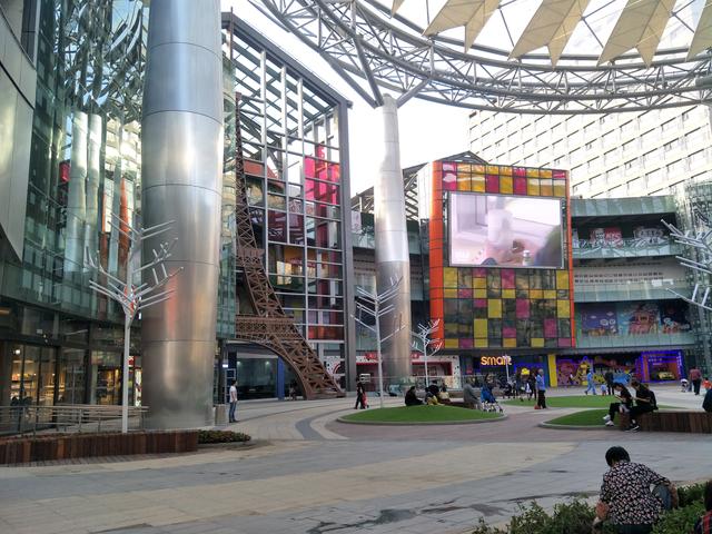 南京桥北弘阳广场,南京桥北有什么好玩的(实拍南京桥北弘阳广场)