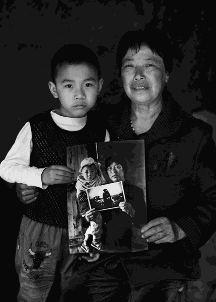 汶川大地震死了多少人？回顾十大感人瞬间，让人泪目！