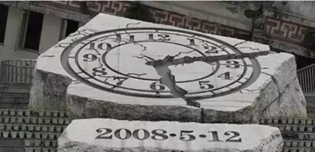 汶川大地震死了多少人？回顾十大感人瞬间，让人泪目！