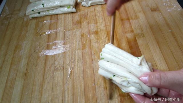 花卷冷水下锅蒸多长时间，花卷冷水还是热水蒸（怎么做出好看又好吃的“花卷”）