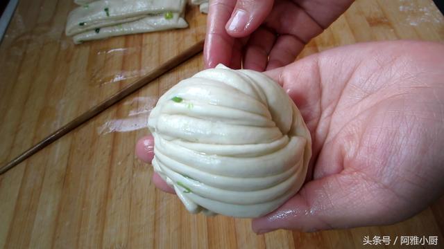 花卷冷水下锅蒸多长时间，花卷冷水还是热水蒸（怎么做出好看又好吃的“花卷”）