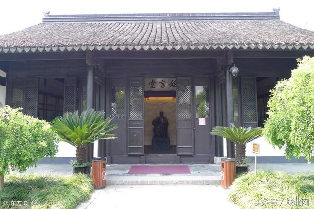 明清时期的科举考试中秋闱指的是，秋闱是指什么考试（秀才、举人、贡士、进士、状元、榜眼、探花这几位先后排名是什么）