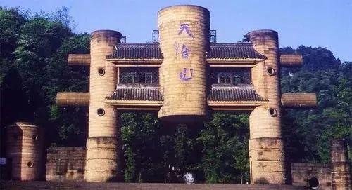 台州火车站地址，中国高铁站，杭深线“台州站”（浙江台州火车站电话）