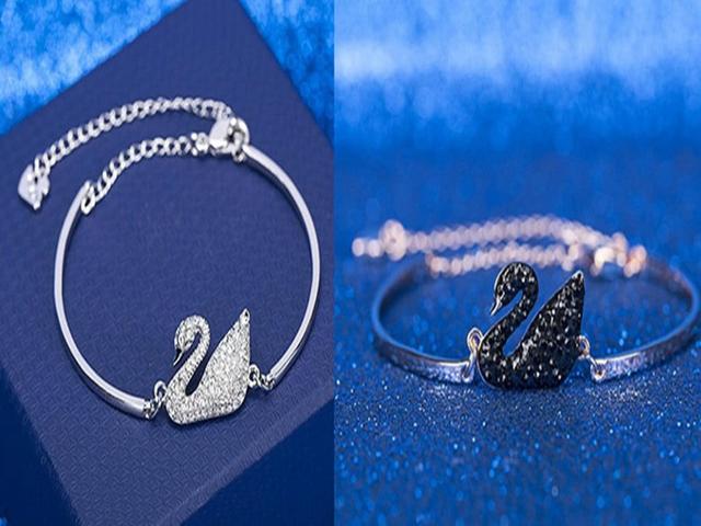 手链女生应该戴哪只手，女孩子戴手链要戴哪一边（各式各样的手链快get起来）