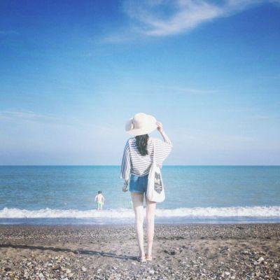 女生头像背影长发唯美，女生背影长发头像微信（好看的小清新长发女生背影头像）