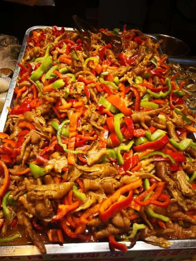 厦门曾厝安美食街哪家好吃，厦门曾安厝美食排名（游客超百万的厦门曾厝垵美食街）