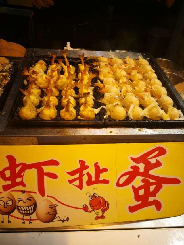 厦门曾厝安美食街哪家好吃，厦门曾安厝美食排名（游客超百万的厦门曾厝垵美食街）