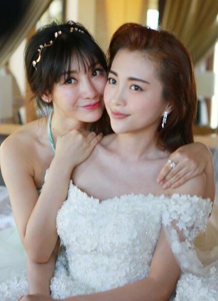 杨幂婚礼的伴娘是谁,杨幂婚礼的伴娘是谁呀(从杨幂杨颖婚礼来看,并不