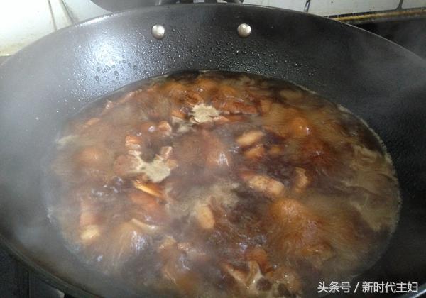 土豆炖豆角炖肉的做法，夏天做一锅豆角土豆炖五花肉