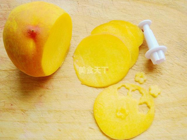 凉粉的薄荷水怎么做，薄荷味的凉粉怎么做（四川凉粉的做法）