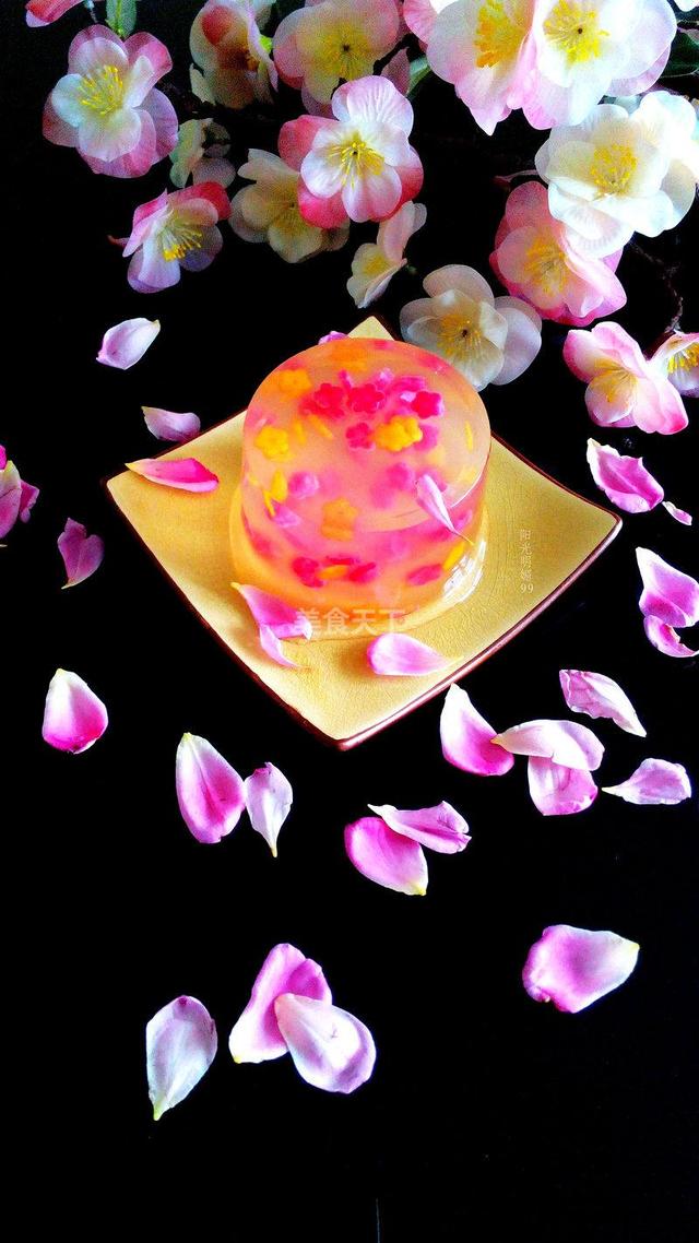 凉粉的薄荷水怎么做，薄荷味的凉粉怎么做（四川凉粉的做法）