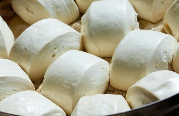 怎么做老面馒头好吃又松软，怎么做老面馒头好吃又松软视频（用老面头做馒头）