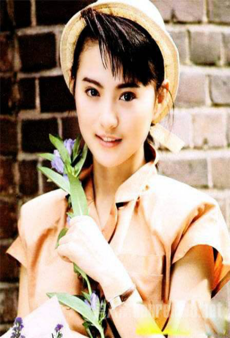 6,叶灵芝饰杨九妹;7,夏萍饰董月娥;8,刘午琪饰杨秋兰;9,丁佩饰黄琼女