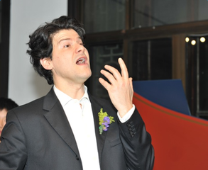 假音怎么唱出来，唱歌老是用假音怎么办（唱歌时经常用到的假声是怎么发出来的）