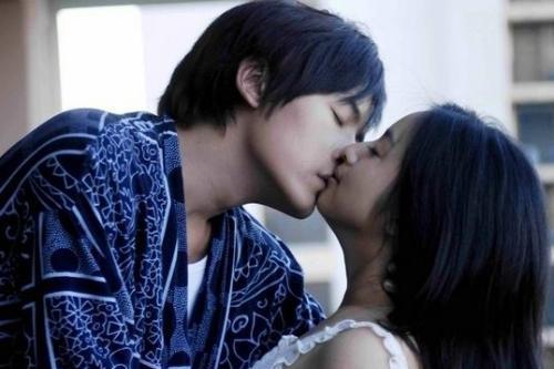 林依晨闪嫁原因，林依晨婚后罕见秀恩爱（这个细节看出林依晨爱过郑元畅）