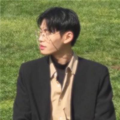 非主流情侣头像带字，非主流情侣头像带字一对 一人一半微信（非主流情侣头像一对两张2018）