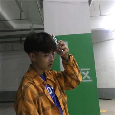 非主流情侣头像带字，非主流情侣头像带字一对 一人一半微信（非主流情侣头像一对两张2018）