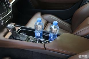 artico皮革与真皮差距大吗，artico皮革和皮革的区别（7款C级豪华轿车对比）