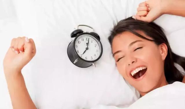 床褥和床垫的区别，床褥和床垫的区别是什么,哪个更舒服（为什么总是睡的腰酸背痛）