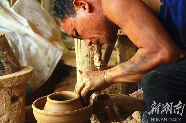 破碎的土陶盆属于什么垃圾，破碎的陶土陶盆属于什么垃圾（县区丨零陵土陶守望者）