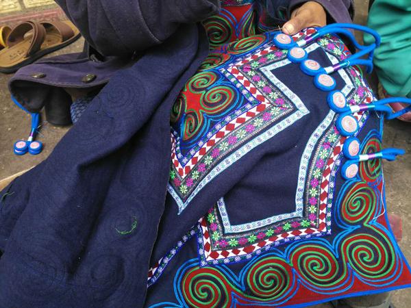 凉山州彝族四大家族是哪四个，少年阿布和他的家人们