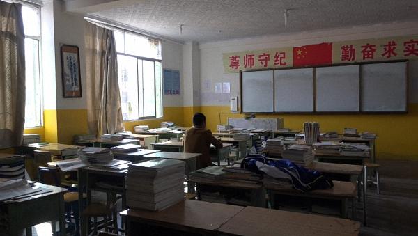 凉山州彝族四大家族是哪四个，少年阿布和他的家人们