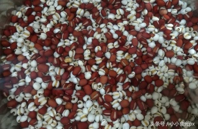 红豆薏米粉怎么做，红豆薏米粉怎么做成糕点（简单几步就能自制红豆薏米粉）