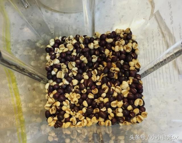 红豆薏米粉怎么做，红豆薏米粉怎么做成糕点（简单几步就能自制红豆薏米粉）