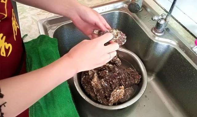 生蚝怎么做才好吃，美味留得住生蚝的9种做法（生蚝还是这样做好吃）