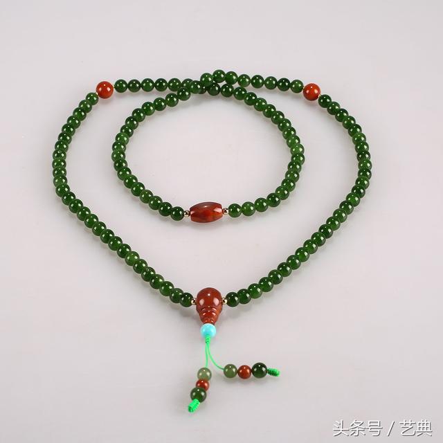 玉挂件的寓意是什么，玉挂件的寓意是什么意思（快来看看你的吊坠是有什么寓意~）