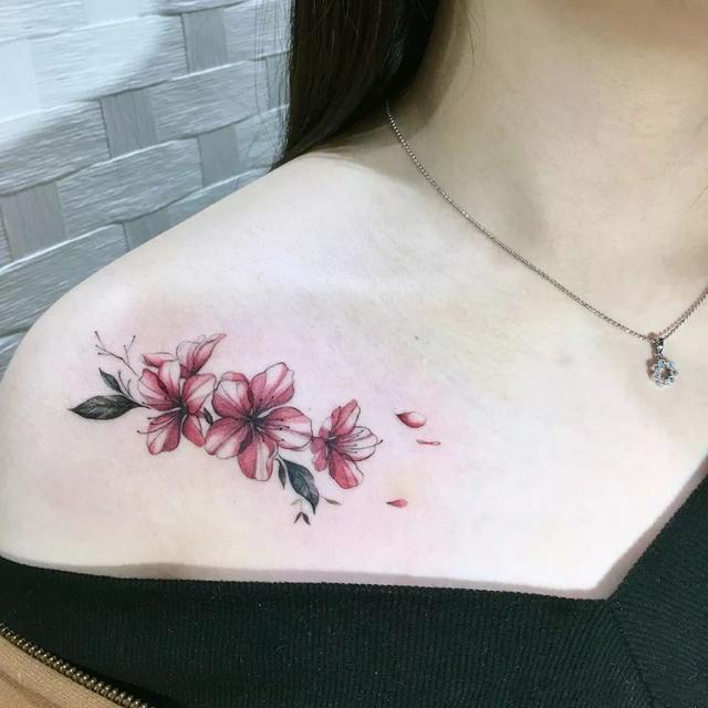 适合女生的纹身,适合女生的一组莲花线条纹身图案(适合女生的纹身作品