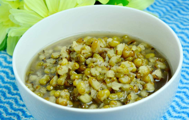 绿豆怎么煮容易烂，绿豆如何快速煮熟（教您快速煮烂绿豆的4种方法）