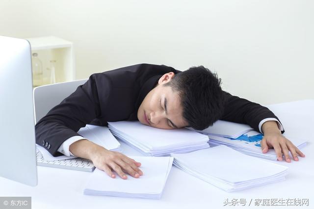 趴着睡觉有什么好处坏处，趴着睡觉有什么好处坏处 性早熟（还会造成这3个后果）