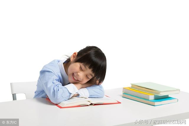 趴着睡觉有什么好处坏处，趴着睡觉有什么好处坏处 性早熟（还会造成这3个后果）